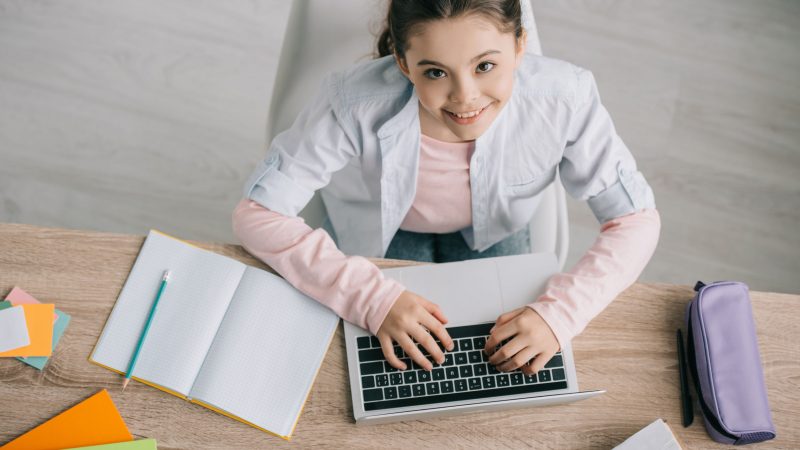 Estudiar en casa: Beneficios, desafíos, herramientas y más