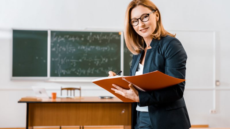 ¿Cómo organizar un cuaderno de notas para profesores?