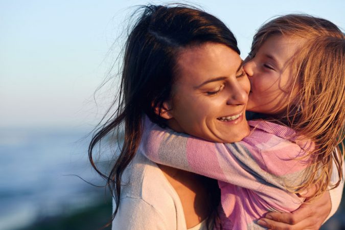 madre disfrutando de la vida con hija