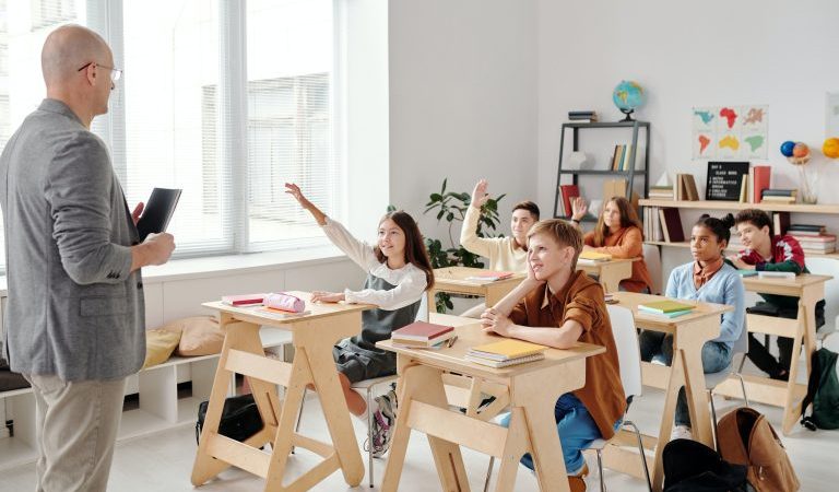 Debate en clase: qué es, ventajas y por qué promoverlo