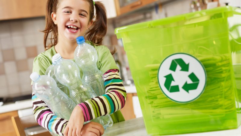 Reciclaje para niños: ventajas y cómo fomentarlo